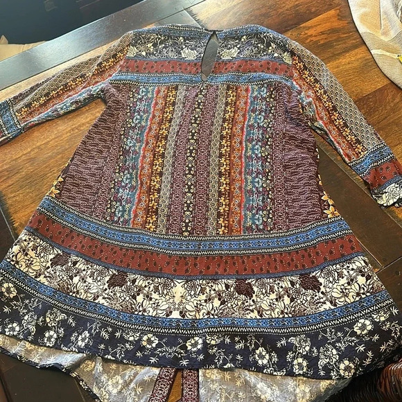 One The Land Boho top EUC Free with 2 item bundle! - Picture 6 of 8